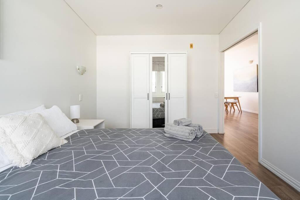 Spacious Penthouse With Spectacular Harbour Views! Окленд Экстерьер фото